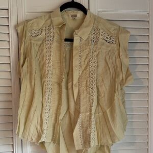 gimmicks by BKE Pale Yellow Button-Up Top with Crochet Trim